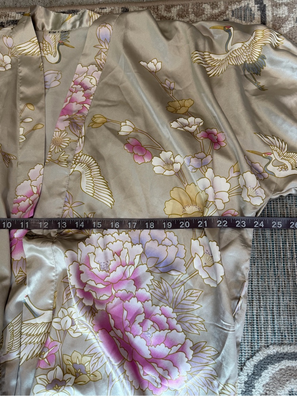 Kim + Ono Satin Chrysanthemum And Crane Long Print Kimono Champagne No Belt - Picture 8 of 10